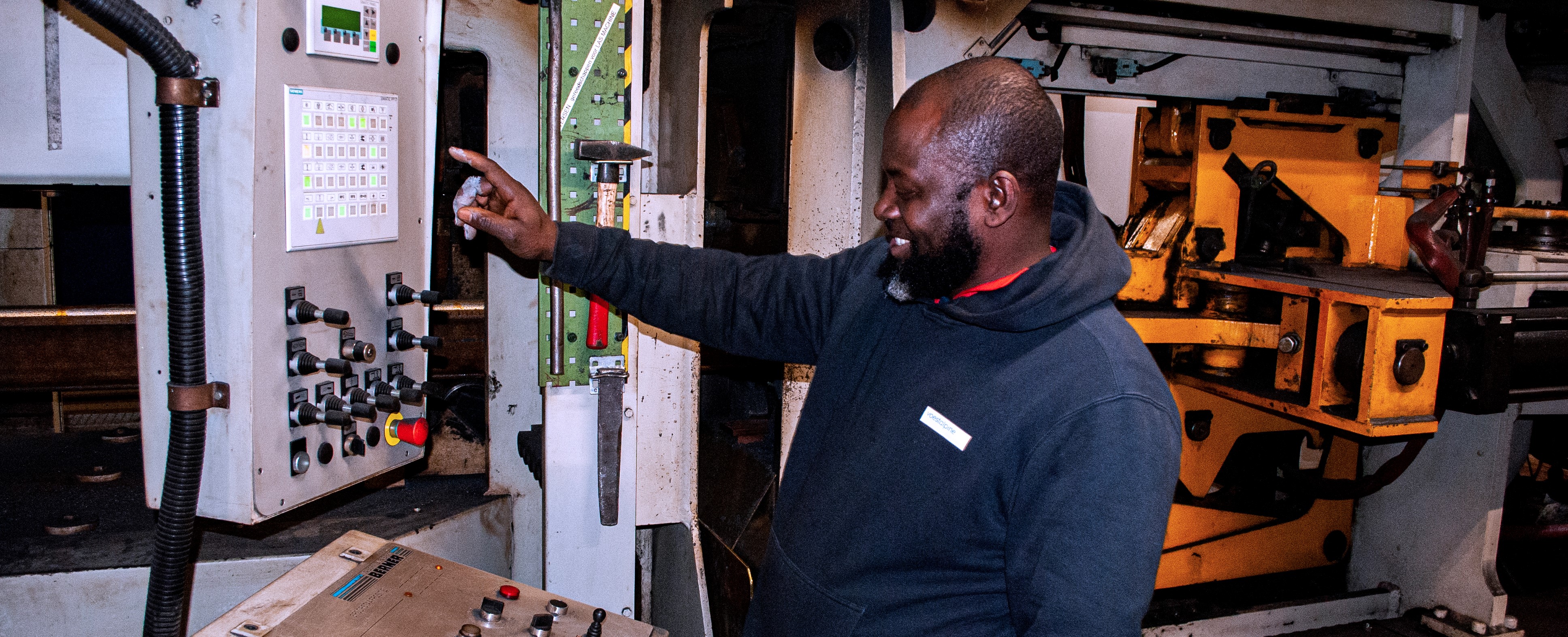 Meet our crew: Charman Prijor, Medewerker spoorstaaflassen